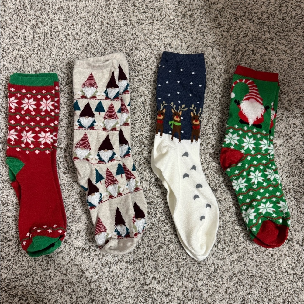 Set of 4 Women’s Christmas Holiday Socks